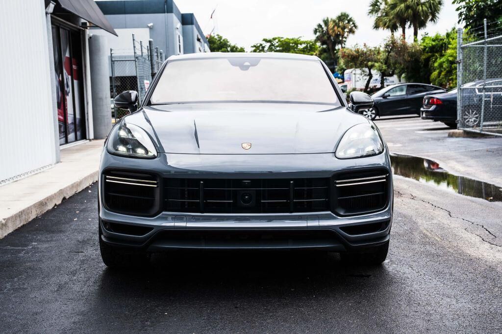 2022 PORSCHE Cayenne