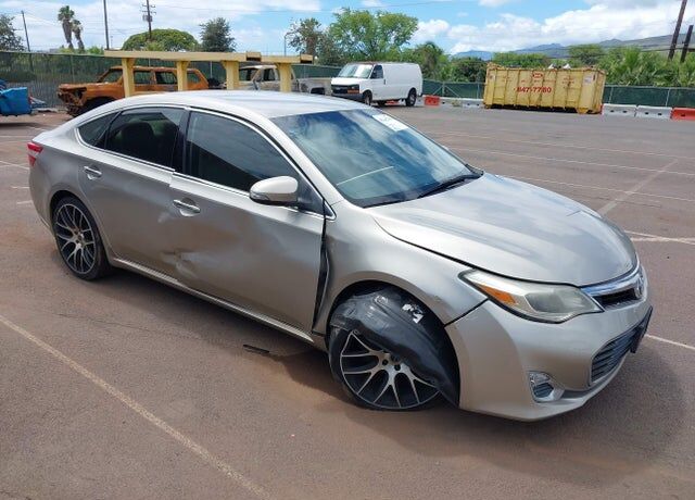 2013 TOYOTA Avalon