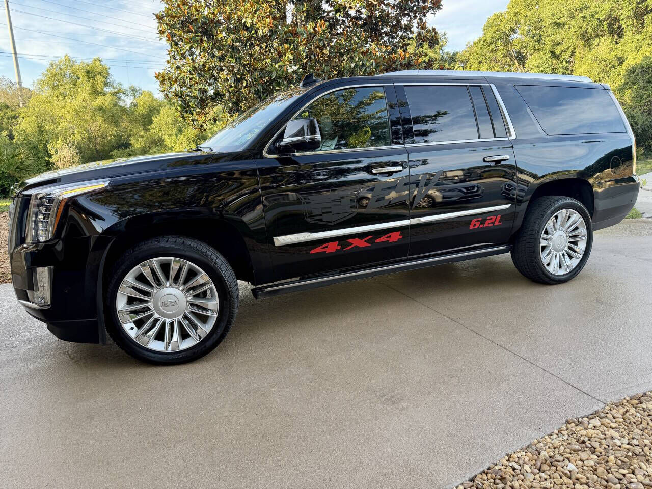 2019 CADILLAC Escalade ESV