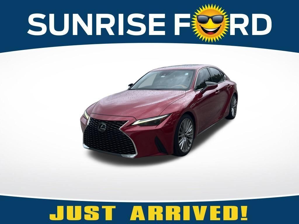 2022 LEXUS IS