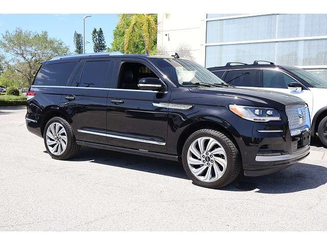 2022 LINCOLN Navigator