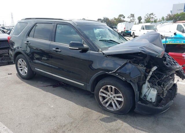 2017 FORD Explorer