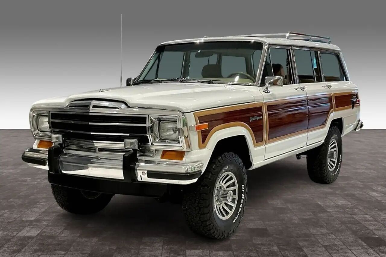 Jeep Grand Wagoneer