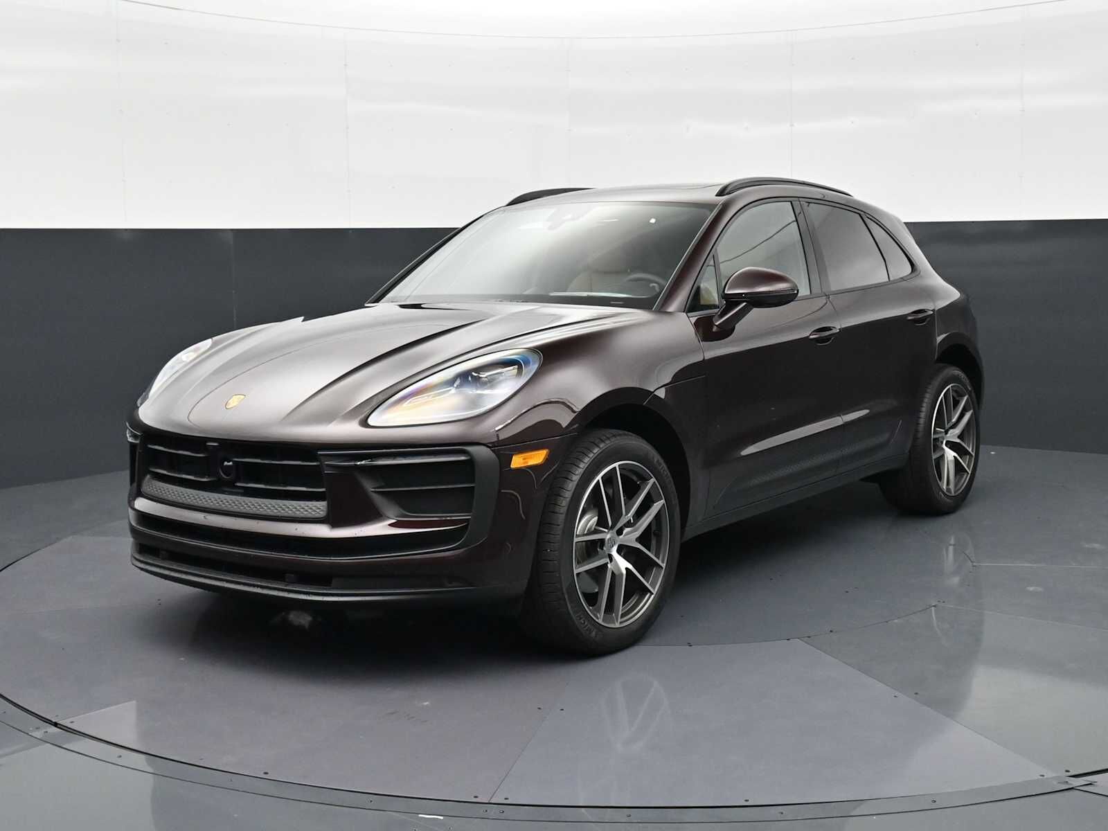 2026 PORSCHE Macan