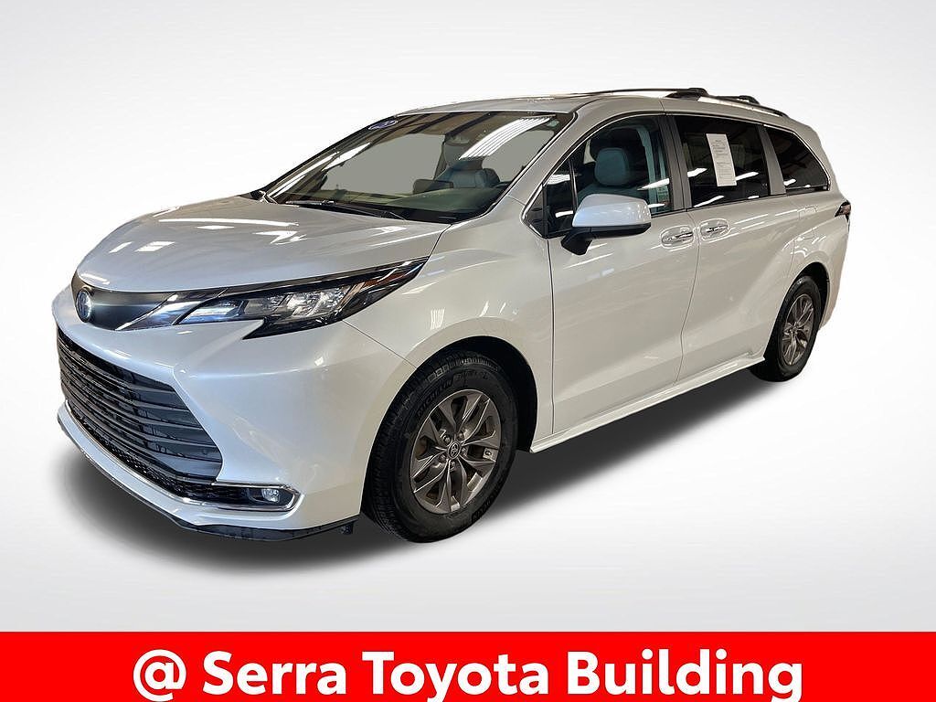 2023 TOYOTA Sienna
