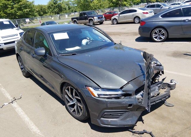 2019 VOLVO S60