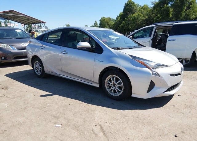 2017 TOYOTA PRIUS