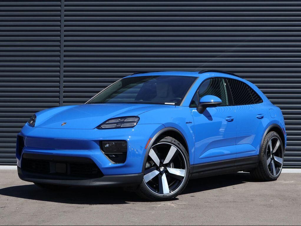 2026 PORSCHE Macan