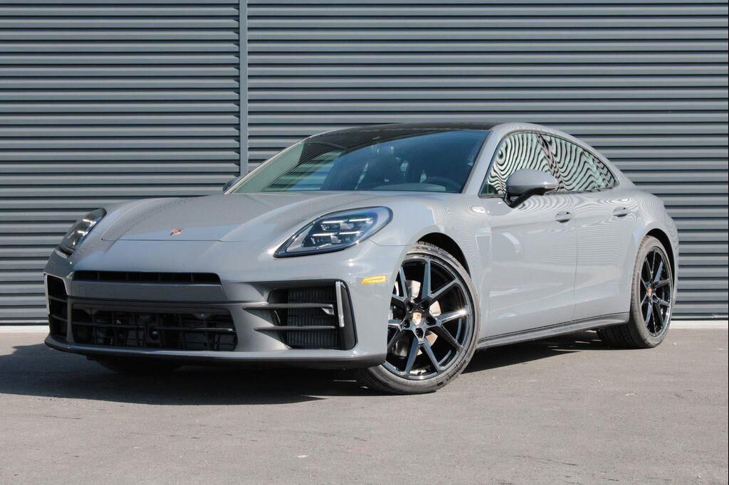 2026 PORSCHE Panamera
