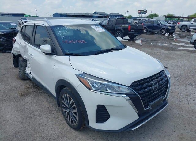 2023 NISSAN Kicks