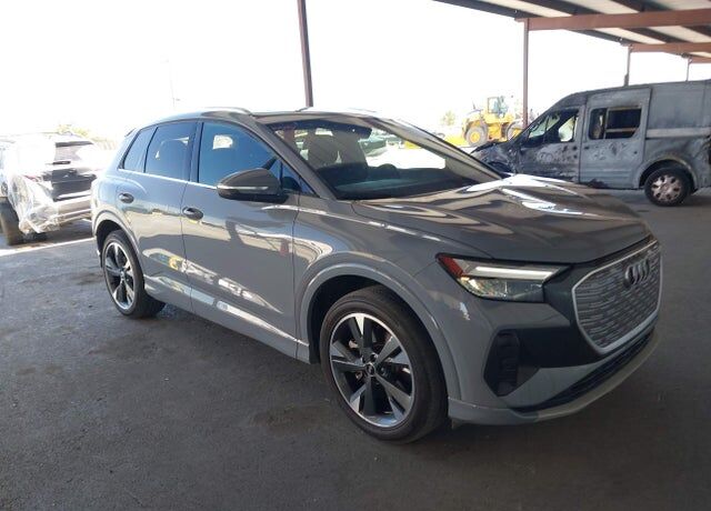 2022 AUDI Q4