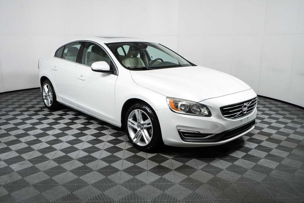 2015 VOLVO S60