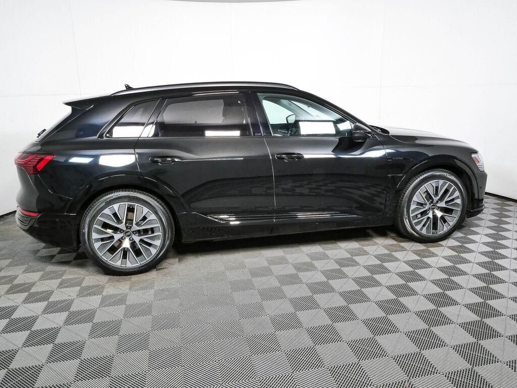 2024 Audi Q8