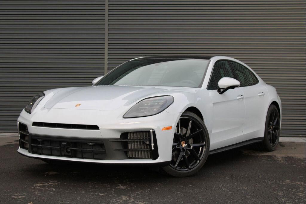 2026 PORSCHE Panamera