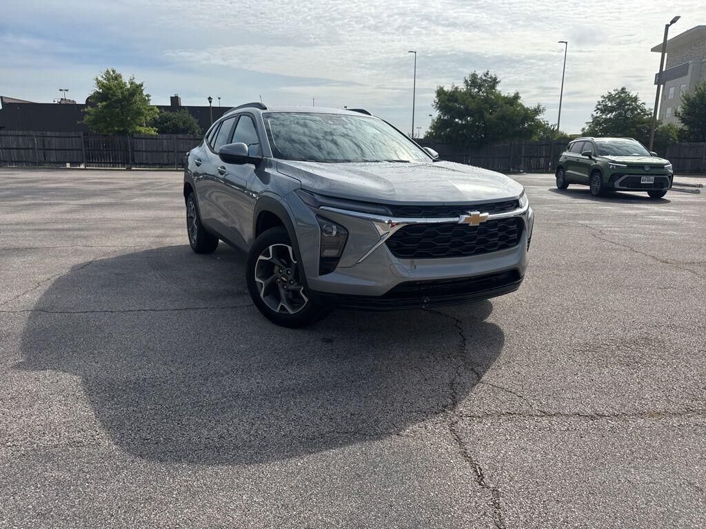 2026 CHEVROLET Trax