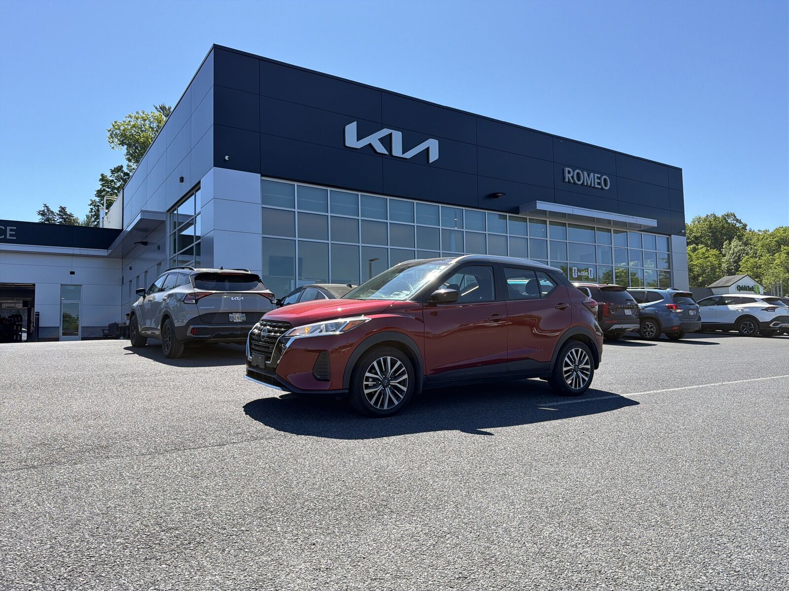 2023 NISSAN Kicks