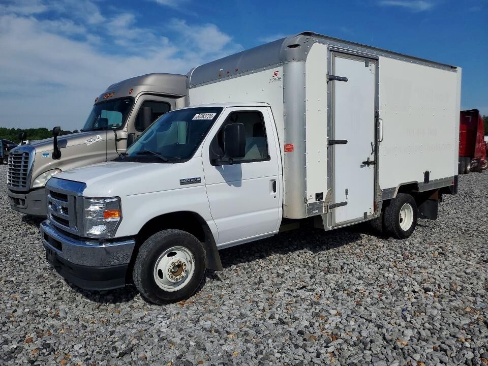 2021 FORD E-450