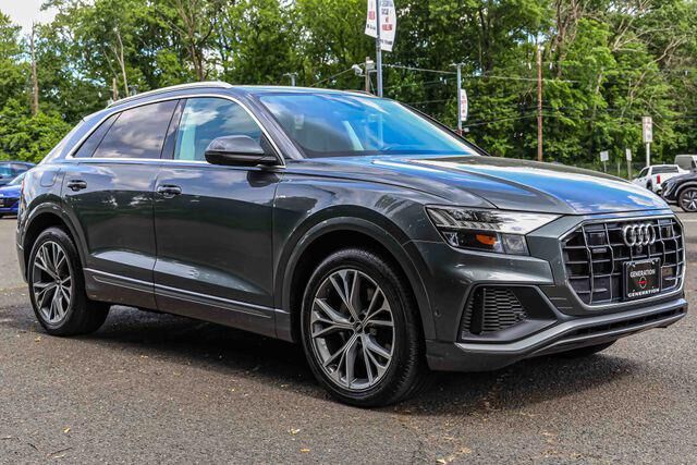 2023 AUDI Q8