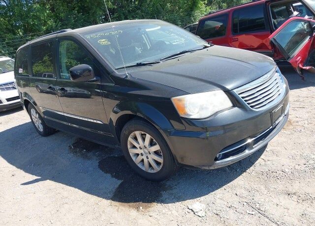 2013 CHRYSLER Town and Country