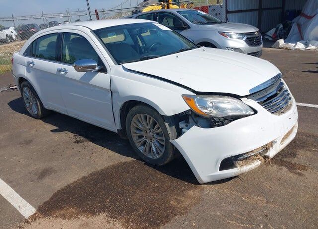 2012 CHRYSLER 200