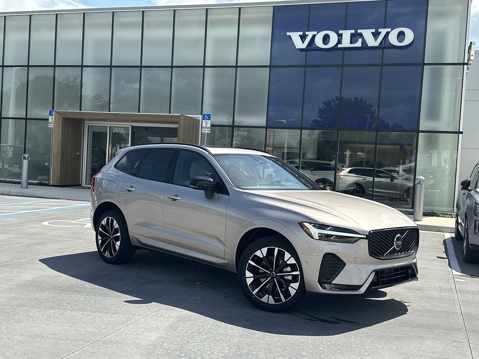 2026 VOLVO XC60