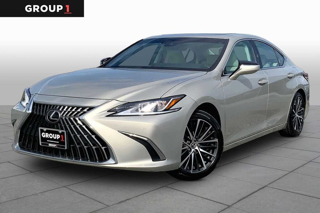 2024 LEXUS ES