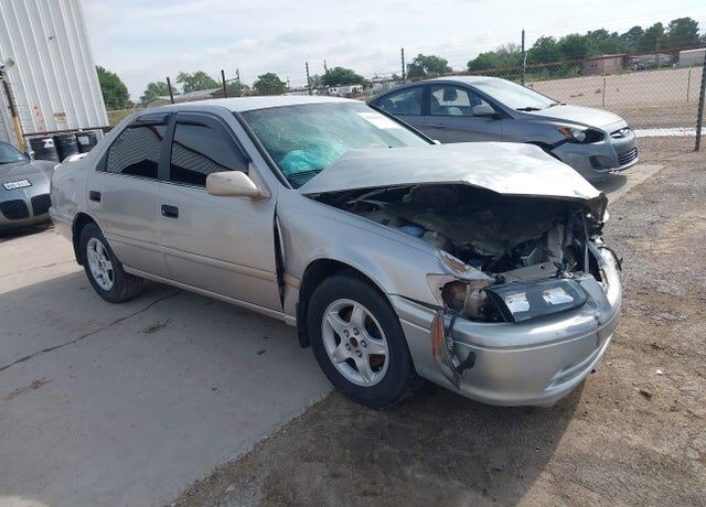 2000 TOYOTA Camry