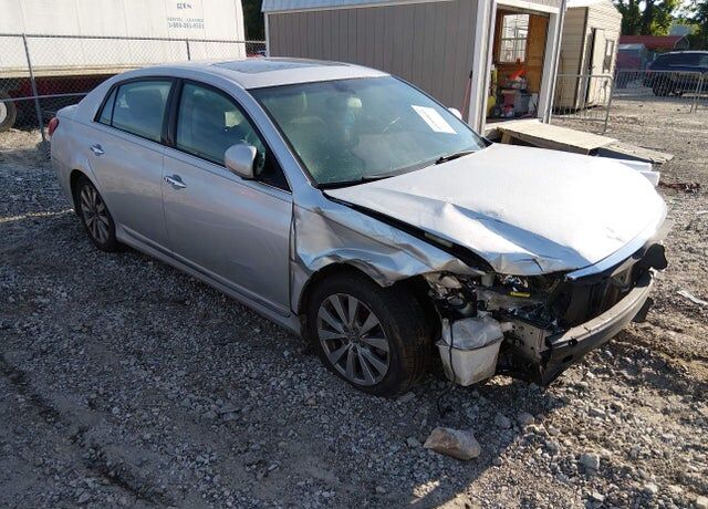 2011 TOYOTA Avalon