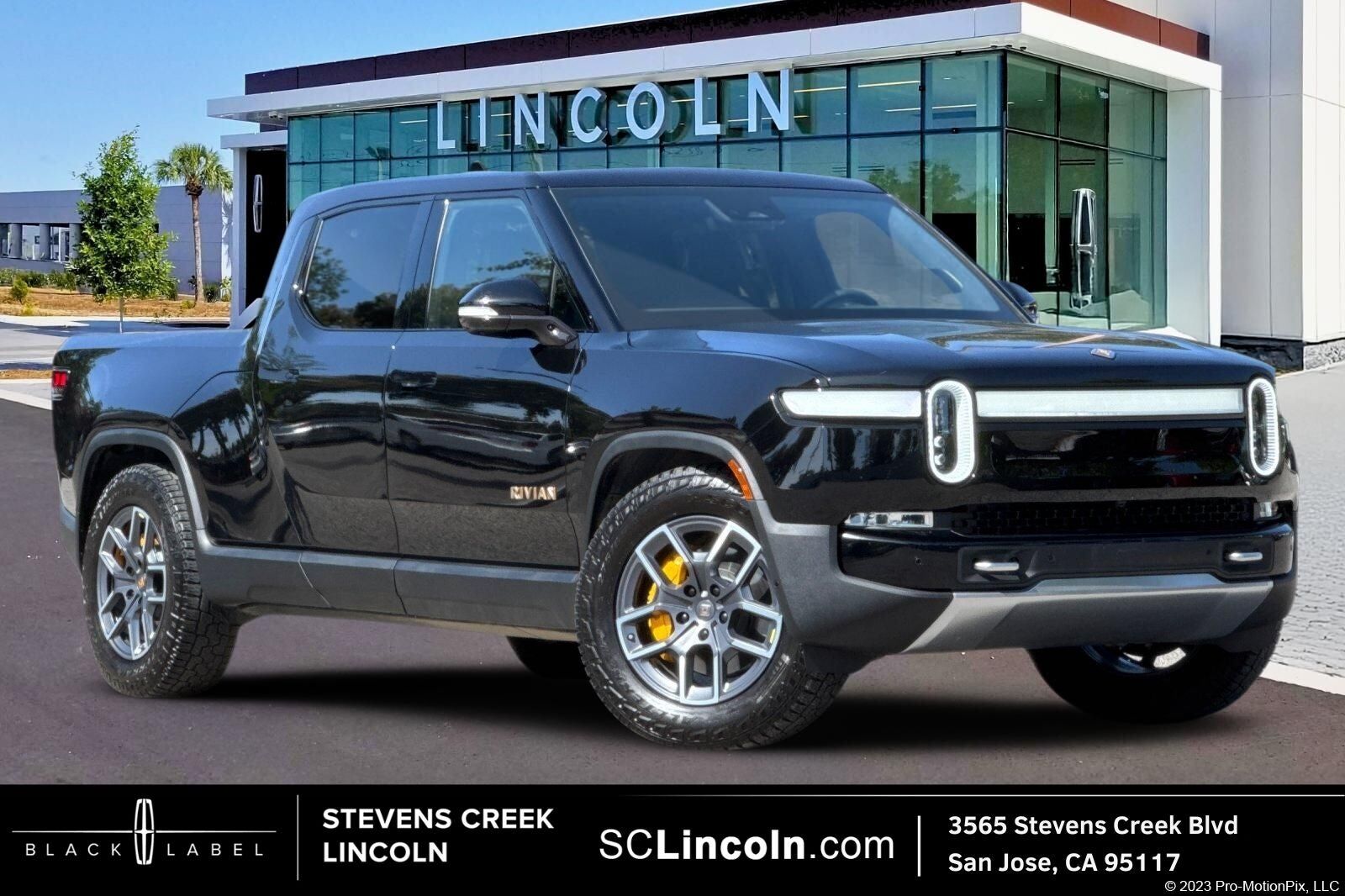 2022 RIVIAN R1T