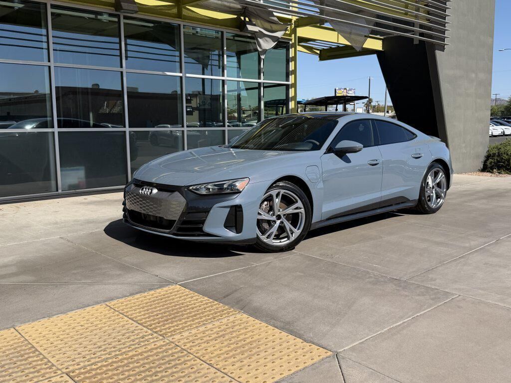 2022 AUDI e-tron