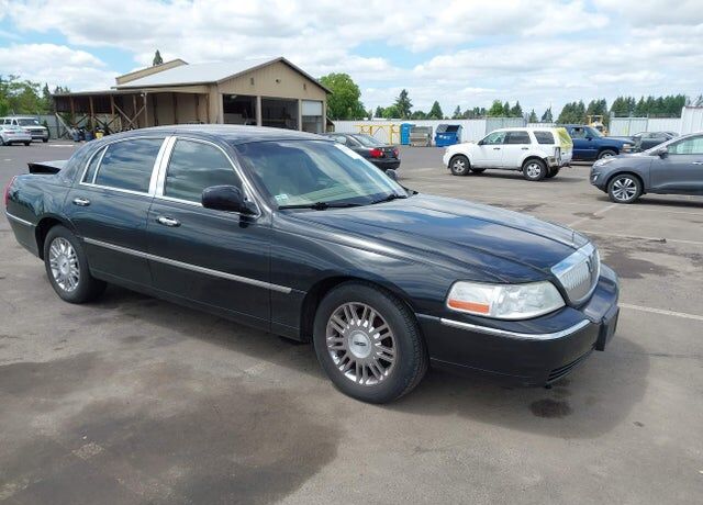 2006 LINCOLN Town Car