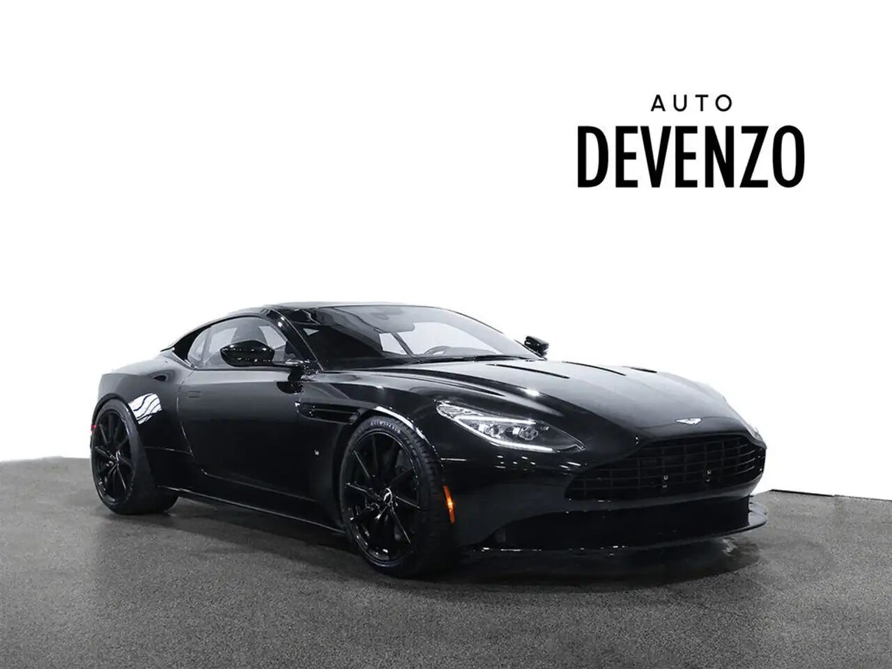 Aston Martin DB11