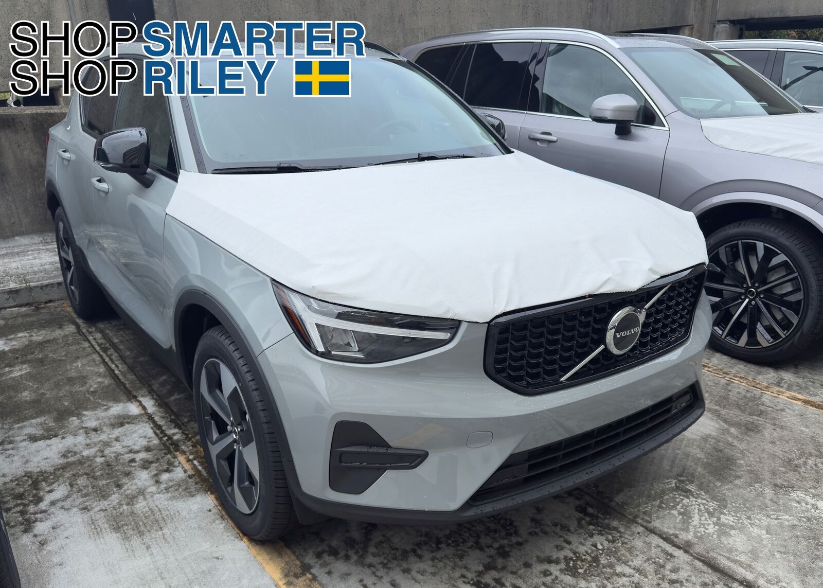 2026 VOLVO XC40
