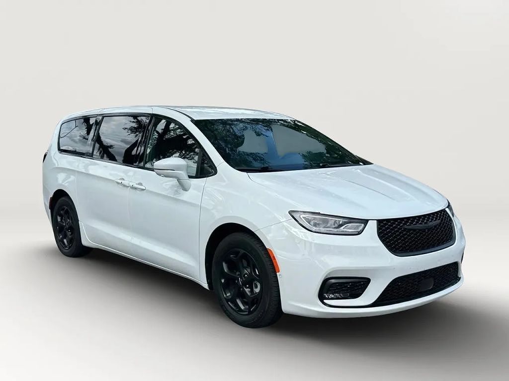 2022 CHRYSLER Pacifica