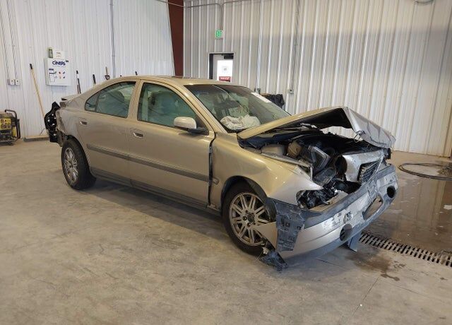 2004 VOLVO S60