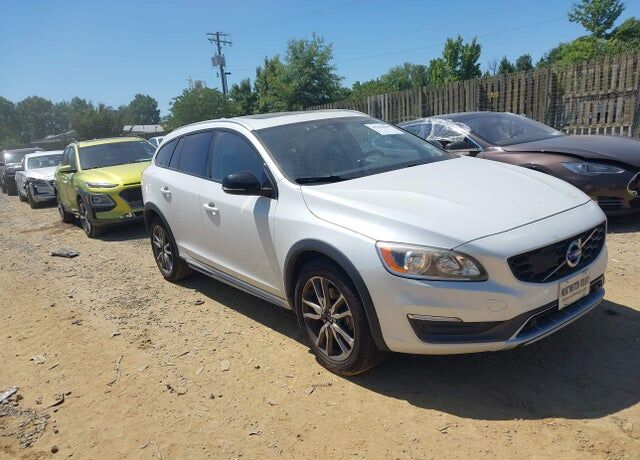 2016 VOLVO V60CC