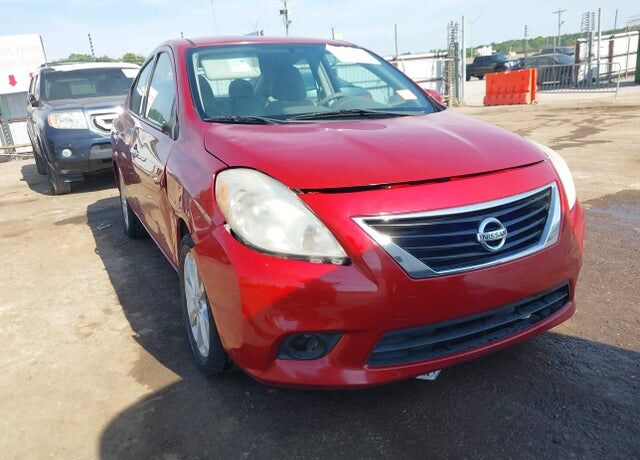 2014 NISSAN Versa
