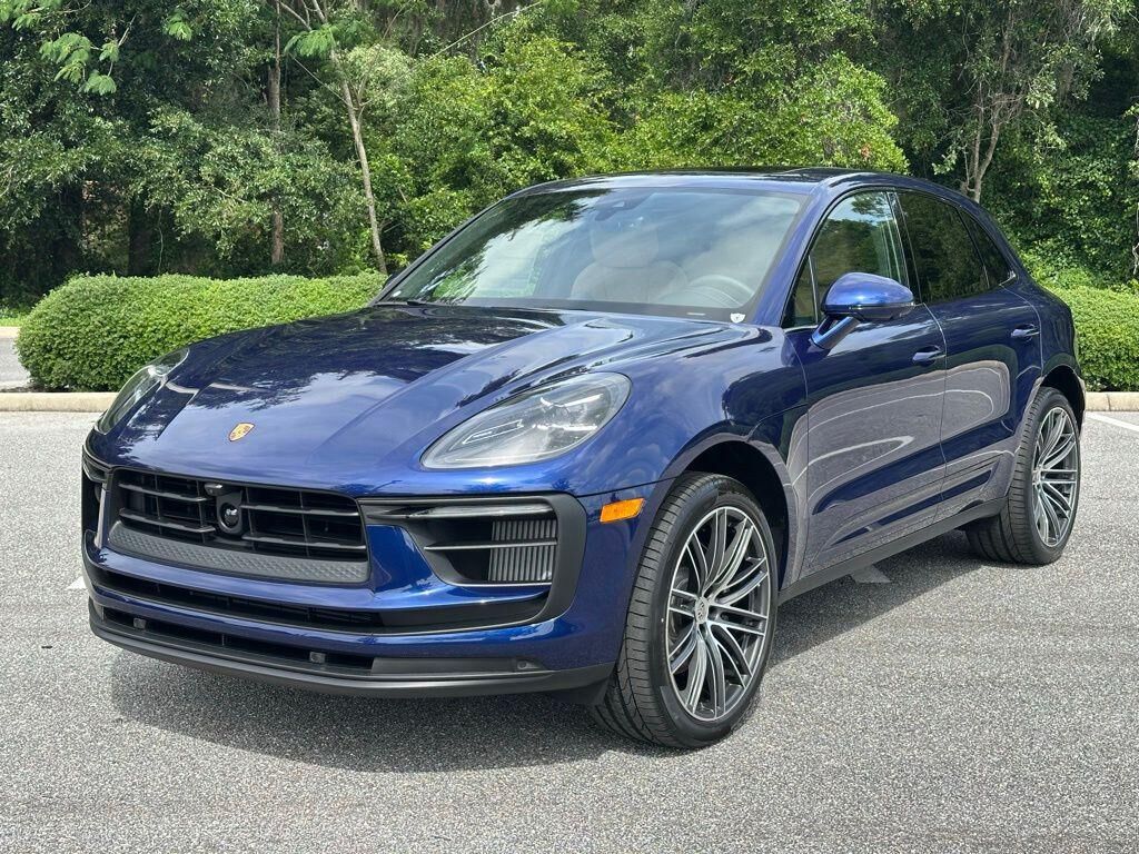 2026 PORSCHE Macan