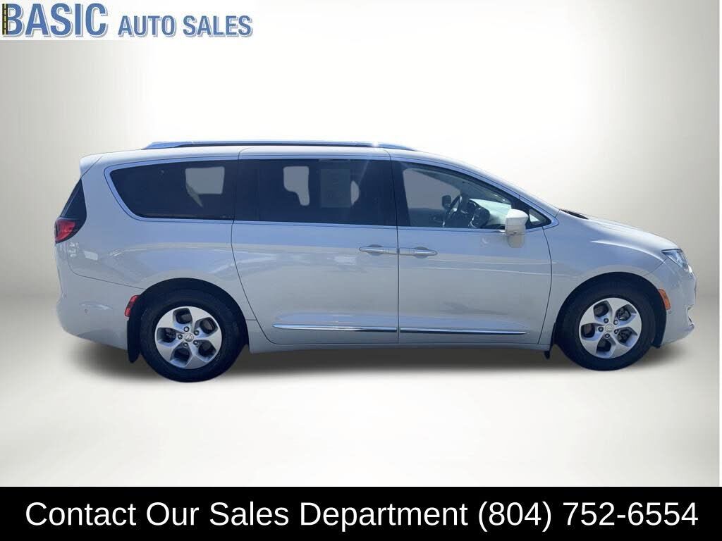 2017 CHRYSLER Pacifica