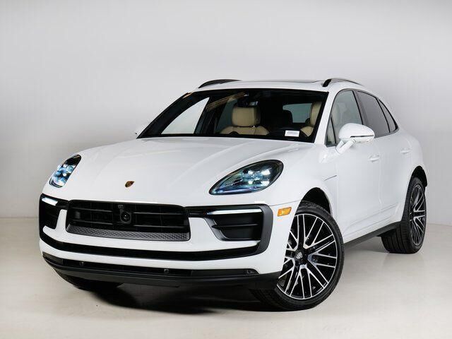 2026 PORSCHE Macan