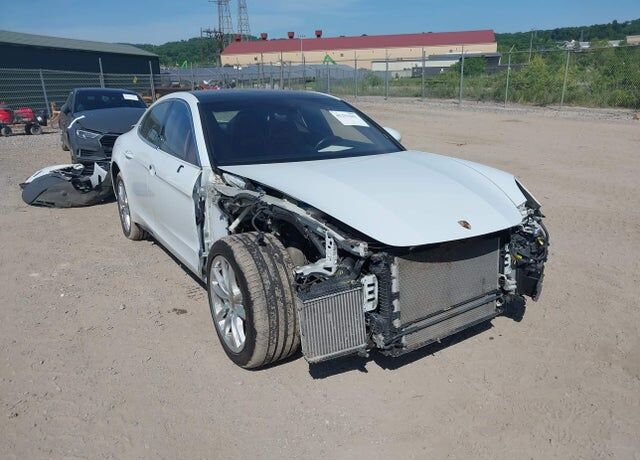 2018 PORSCHE Panamera