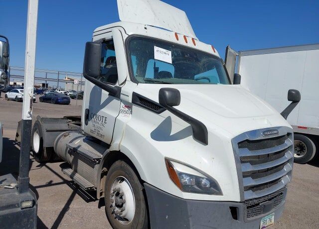 2022 FREIGHTLINER Cascadia