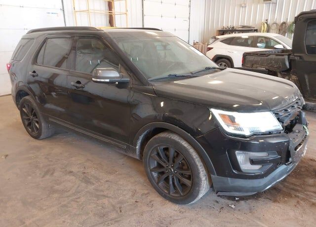2017 FORD Explorer
