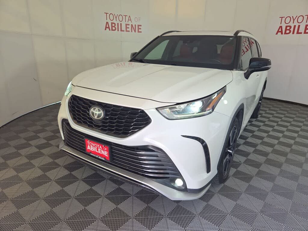 2021 TOYOTA Highlander