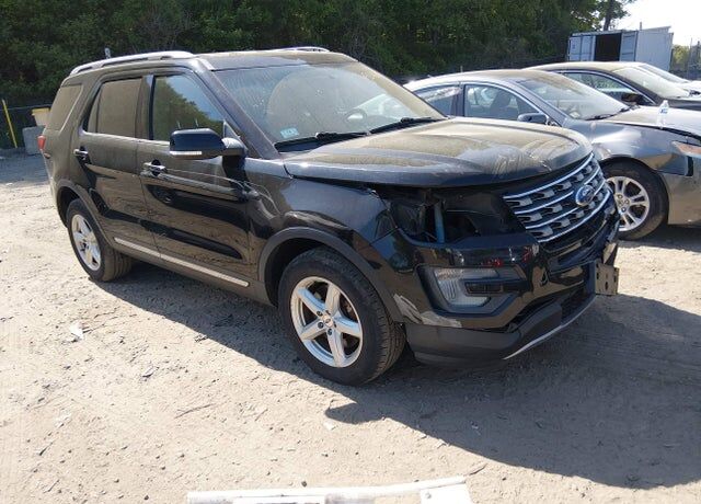 2017 FORD Explorer