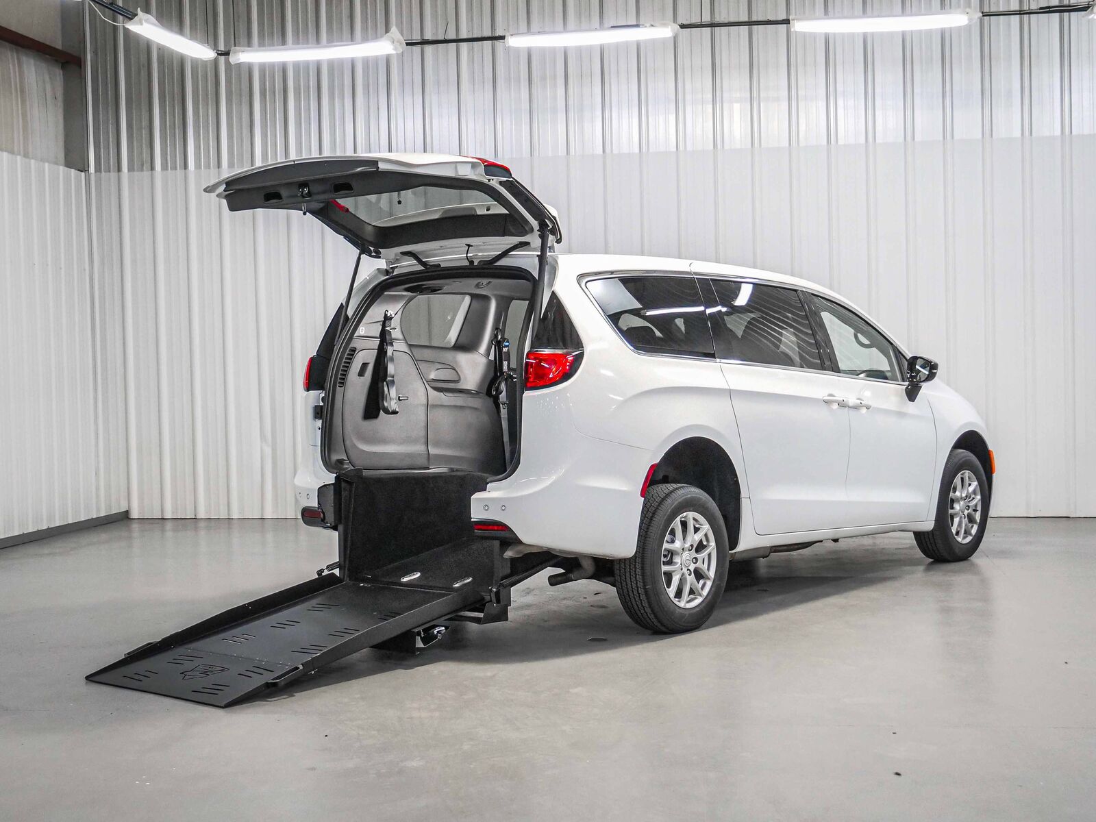 2026 CHRYSLER Voyager