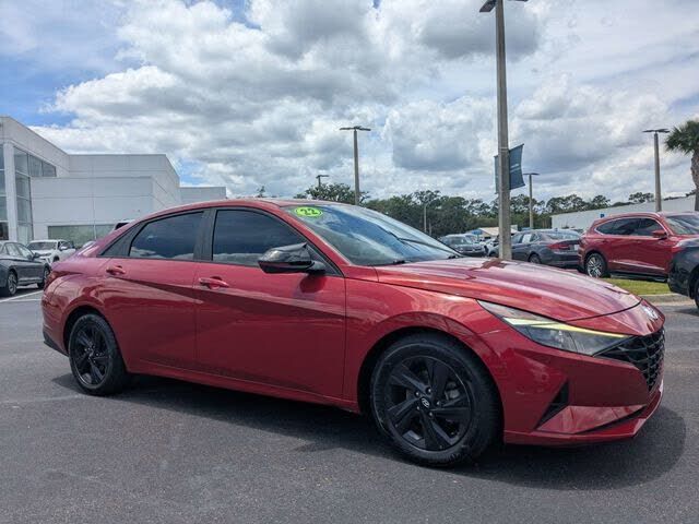 2022 HYUNDAI Elantra