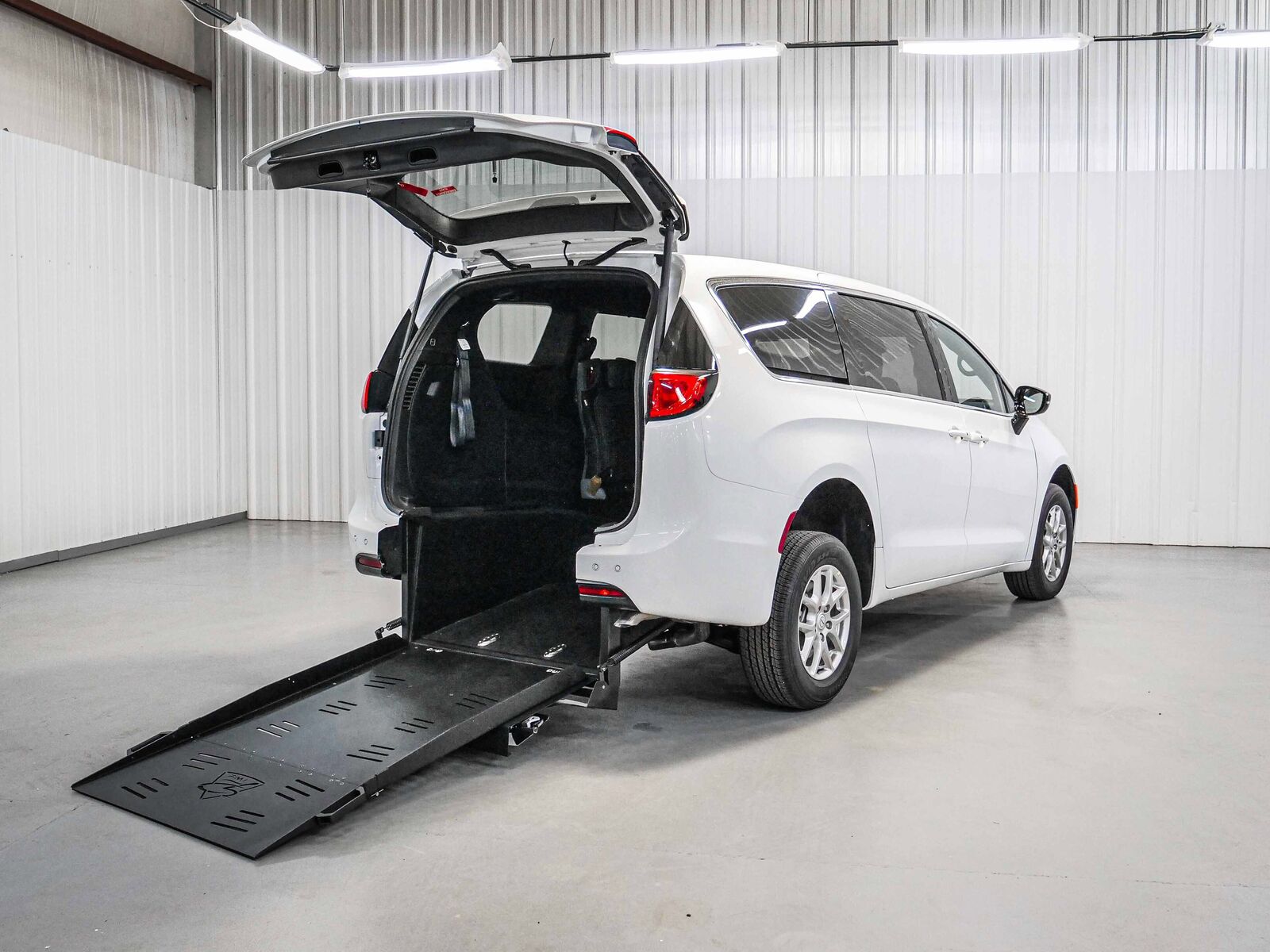 2026 CHRYSLER Voyager
