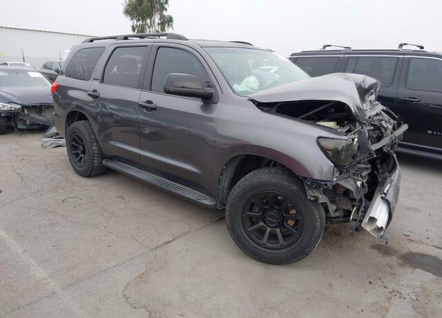 2014 TOYOTA Sequoia