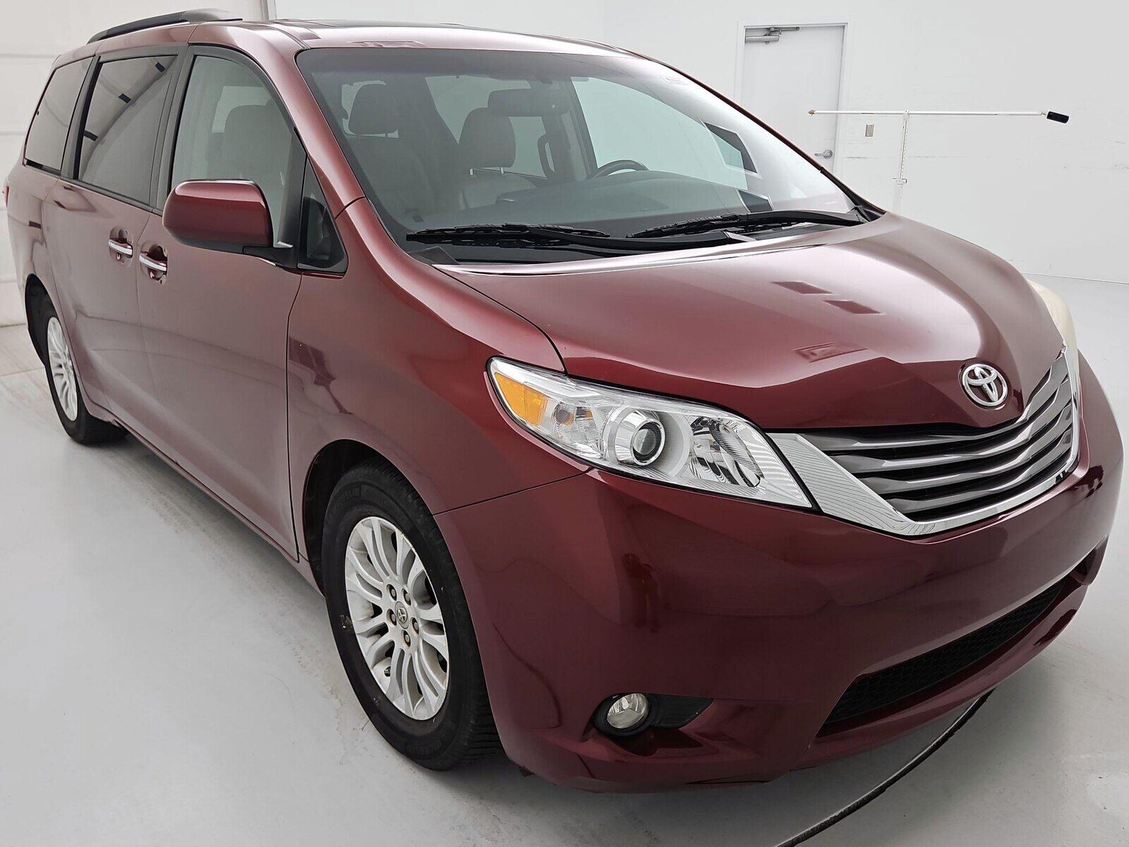 2016 TOYOTA Sienna